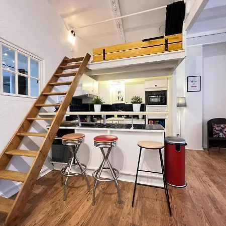 6p Au Coeur Des Carmes